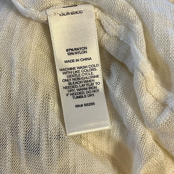 NWOT- Express white lightweight cardigan - Picture 2 of 5